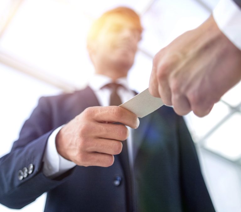 Czy&nbsp;w&nbsp;dzisiejszych czasach warto inwestować w&nbsp;wizytówki?